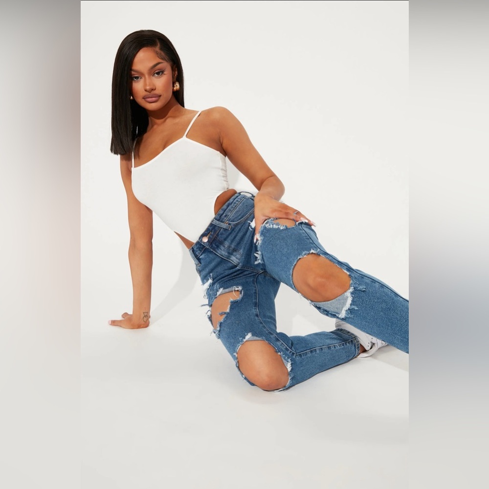 fashion nova cara distrssed boyfriend jeans size 5